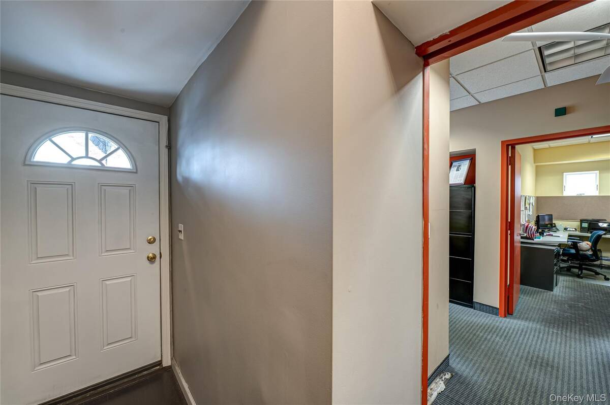 #24 photo, 159 Broadway, Amityville , NY 11701