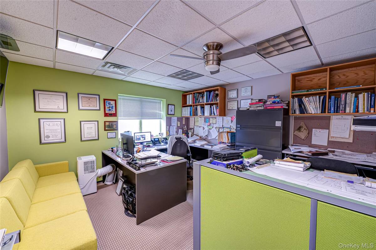 #25 photo, 159 Broadway, Amityville , NY 11701