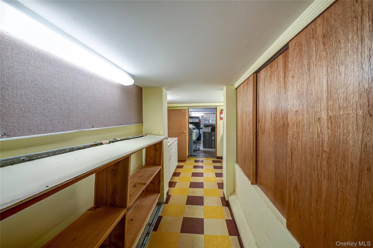 #27 photo, 159 Broadway, Amityville , NY 11701