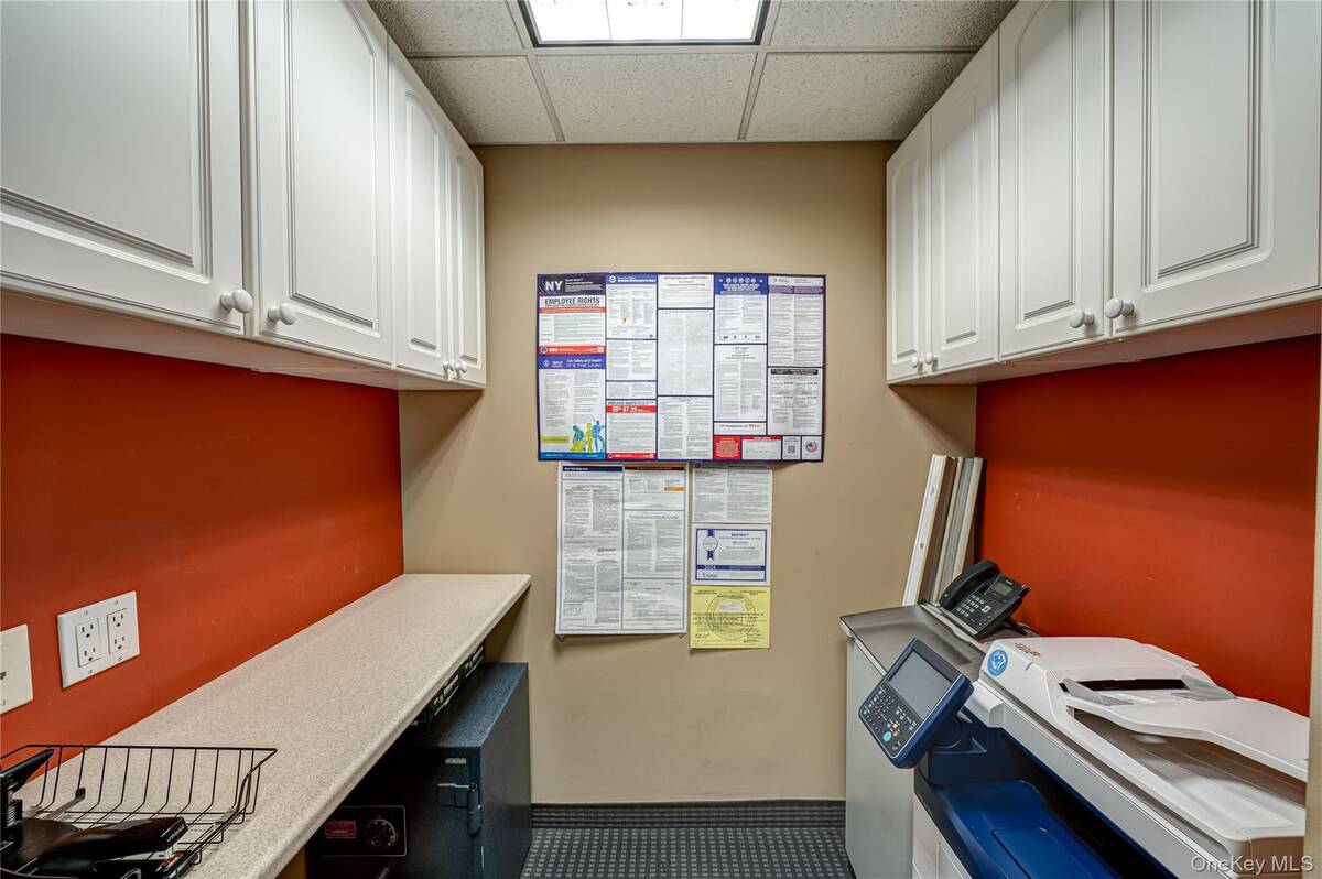 #31 photo, 159 Broadway, Amityville , NY 11701