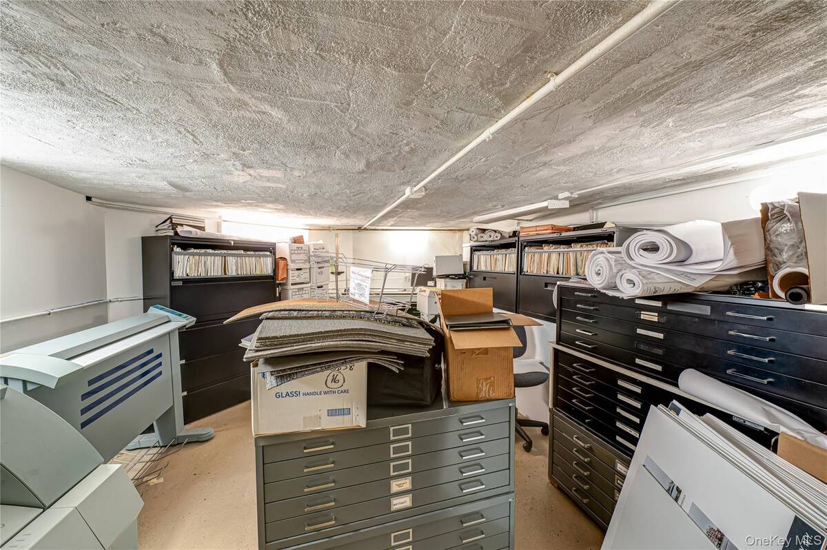 #33 photo, 159 Broadway, Amityville , NY 11701