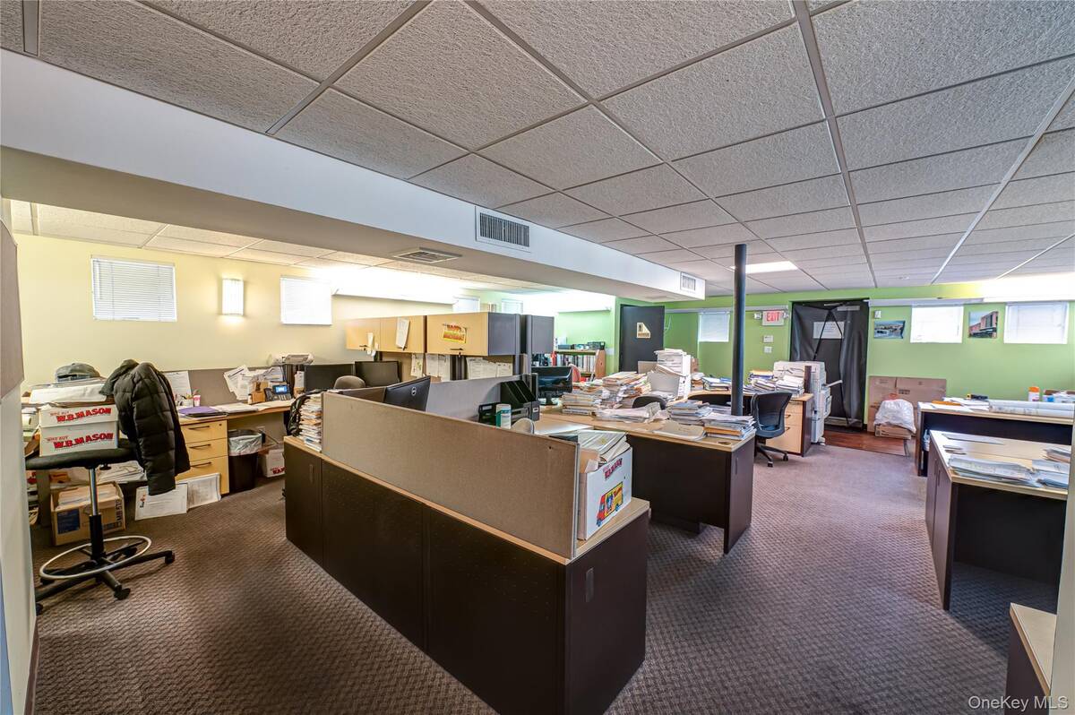 #35 photo, 159 Broadway, Amityville , NY 11701