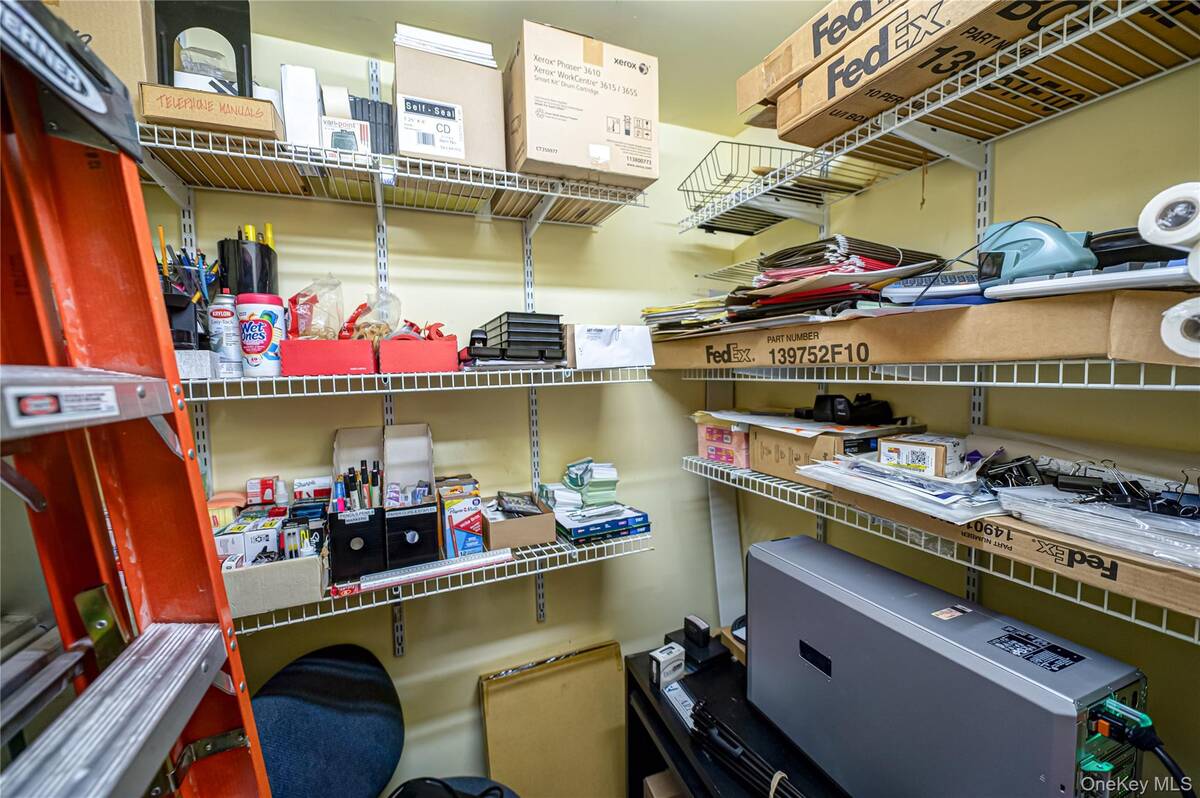 #39 photo, 159 Broadway, Amityville , NY 11701