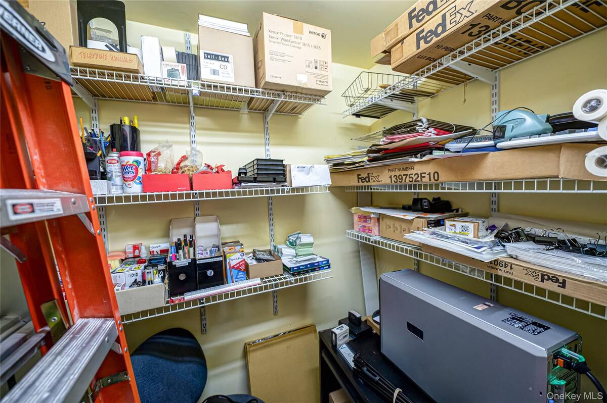 #40 photo, 159 Broadway, Amityville , NY 11701