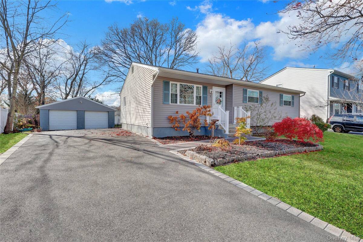 #3 photo, 7 Winston Road, Centereach , NY 11720