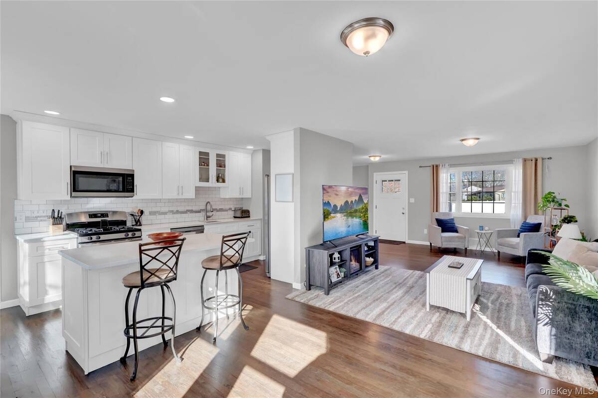 #9 photo, 7 Winston Road, Centereach , NY 11720