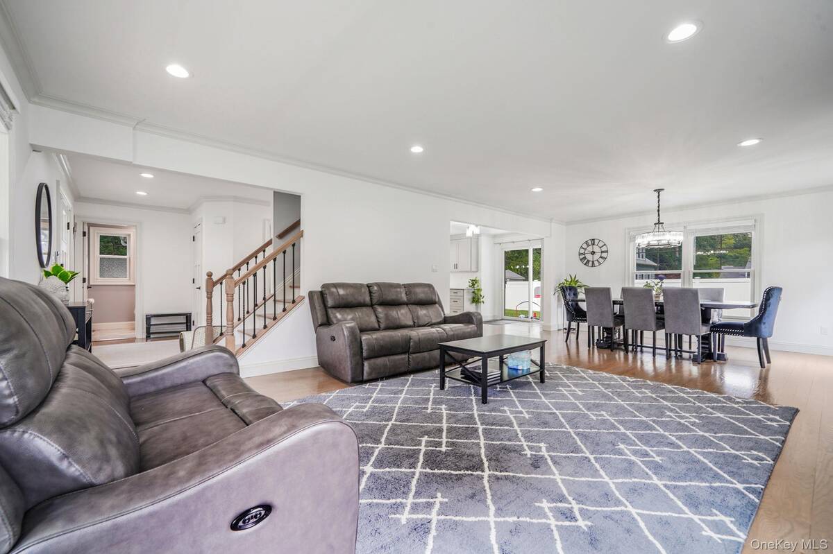 #2 photo, 122 4th Street, Saint James , NY 11780