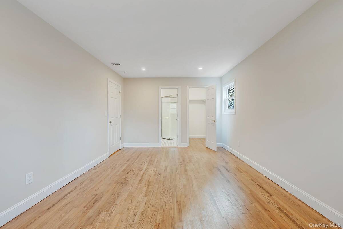 #20 photo, 56 Camille Lane, サフォーク郡 East Patchogue , NY 11772