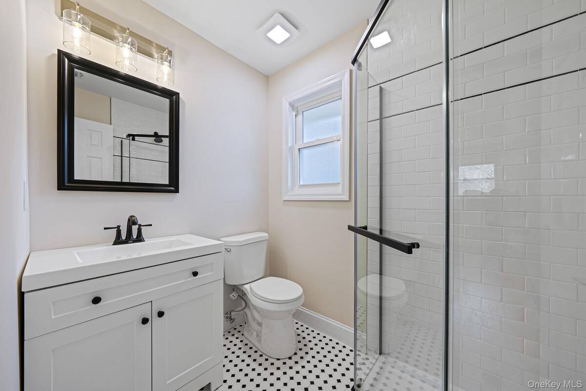 #22 photo, 56 Camille Lane, サフォーク郡 East Patchogue , NY 11772