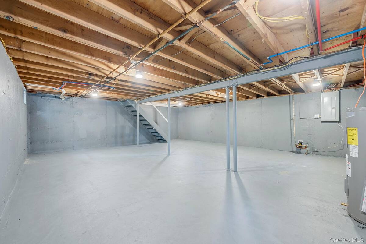 #24 photo, 56 Camille Lane, サフォーク郡 East Patchogue , NY 11772