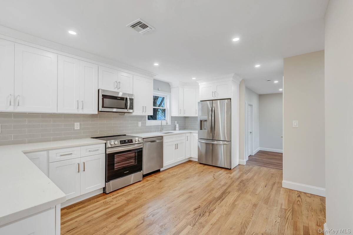 #7 photo, 56 Camille Lane, サフォーク郡 East Patchogue , NY 11772