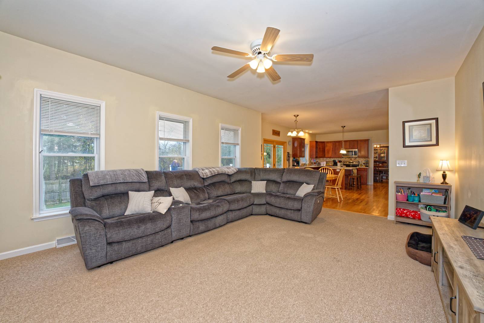 #25 photo, 8 Jordan Ln, Glenville , NY 12302