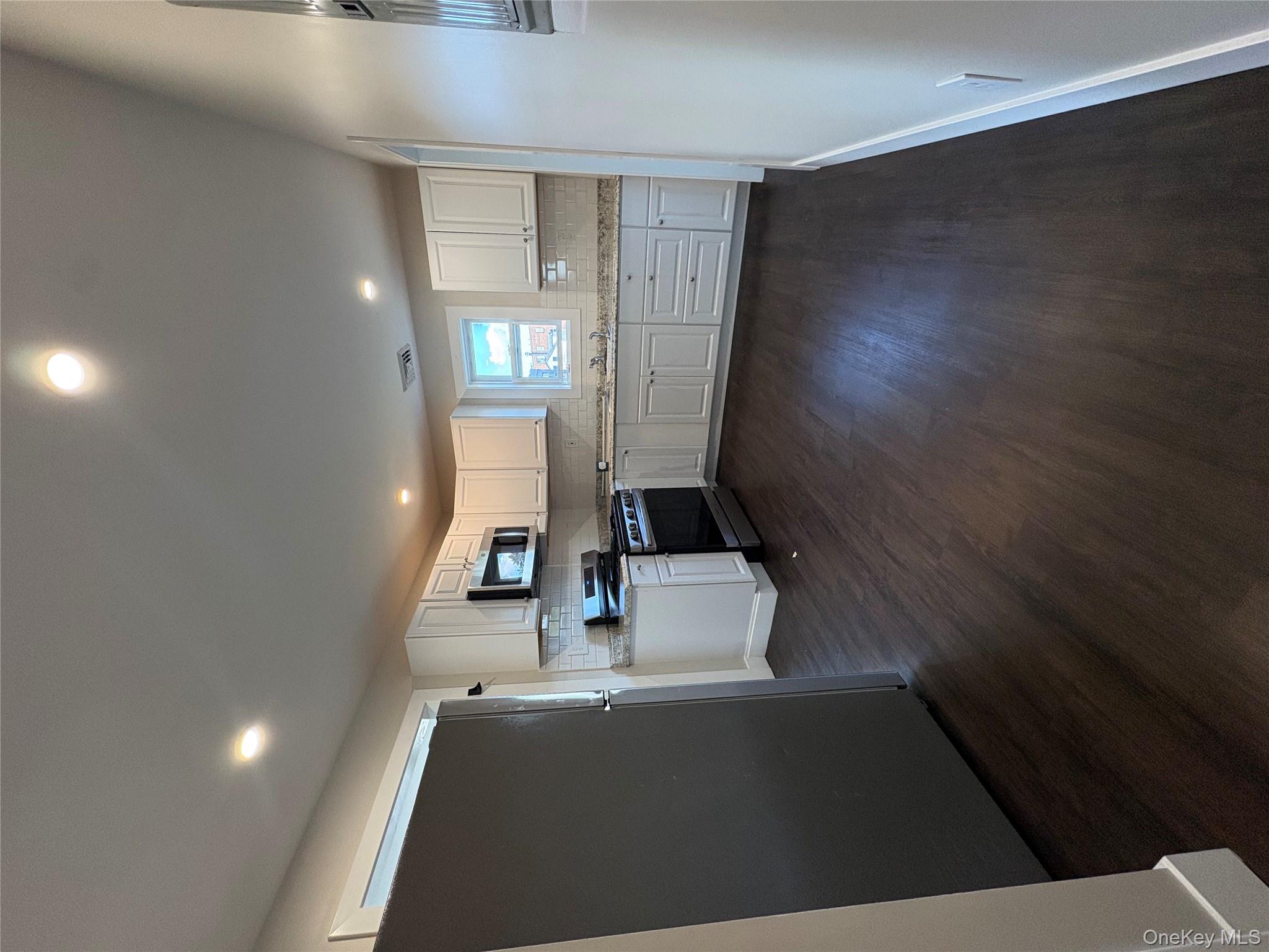 #4 photo, 579 Main st, Poughkeepsie , NY 12601