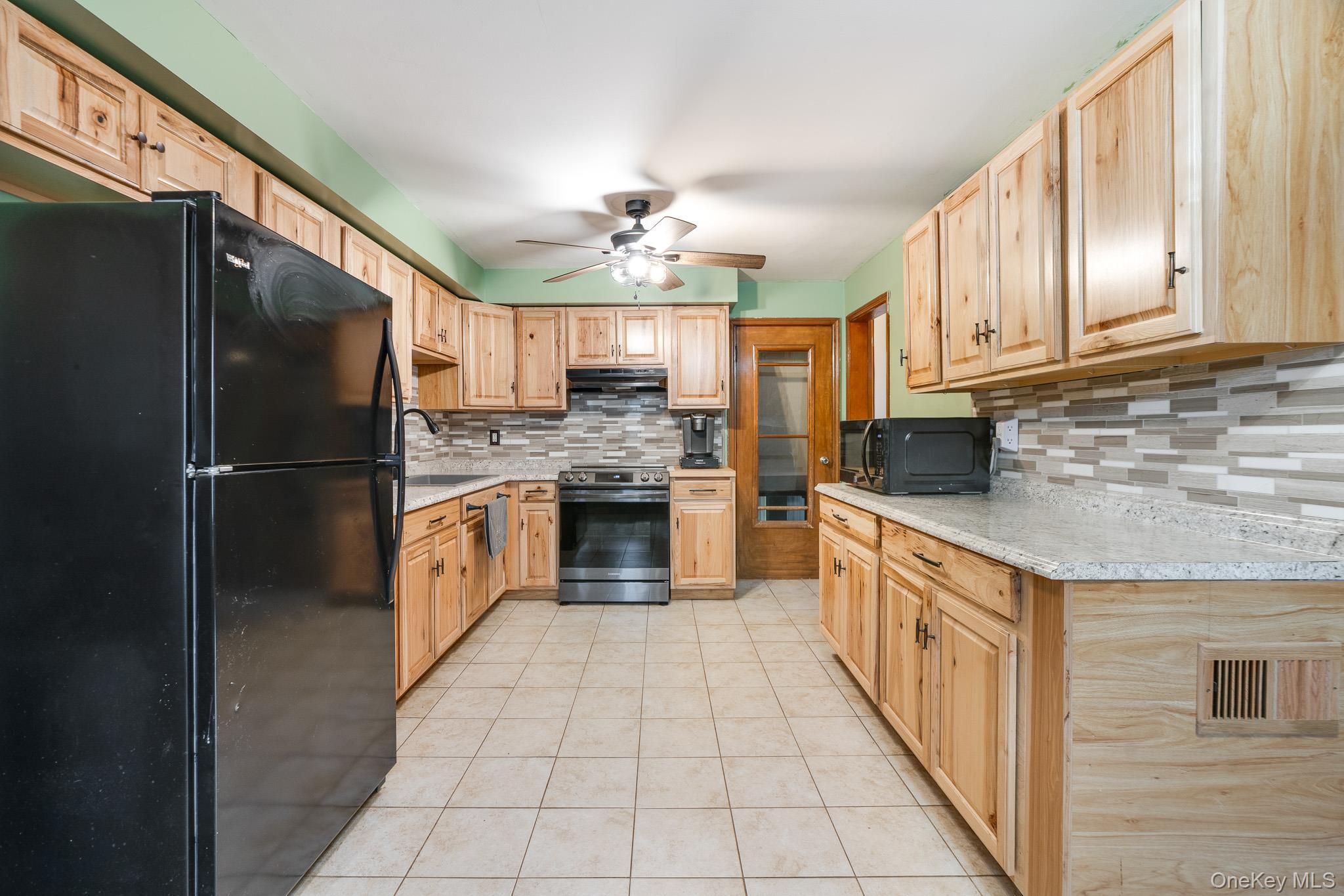 #9 photo, 15 Franklin Road, Hyde Park , NY 12538