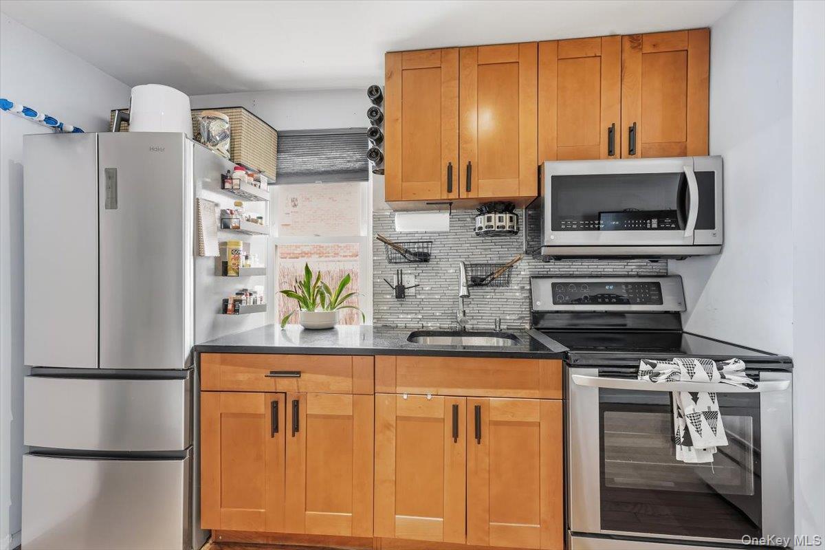 #10 photo, 9413 87th Street, Ozone Park , NY 11416