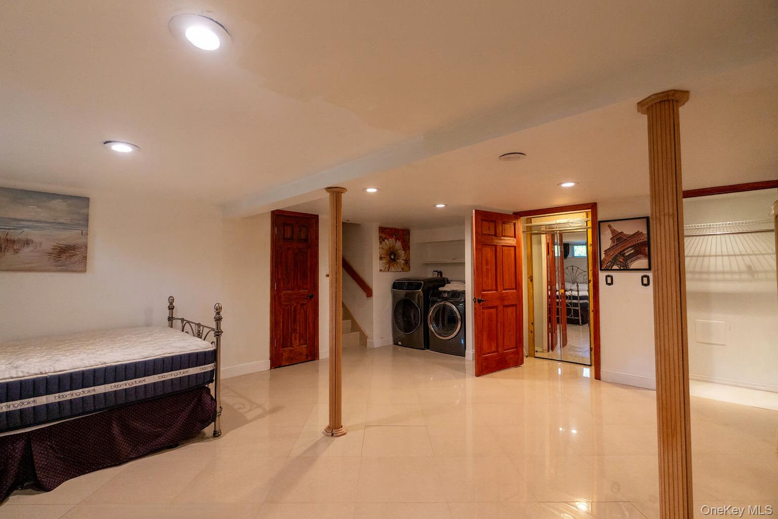 #11 photo, 16 Tudor Road, Hicksville , NY 11801