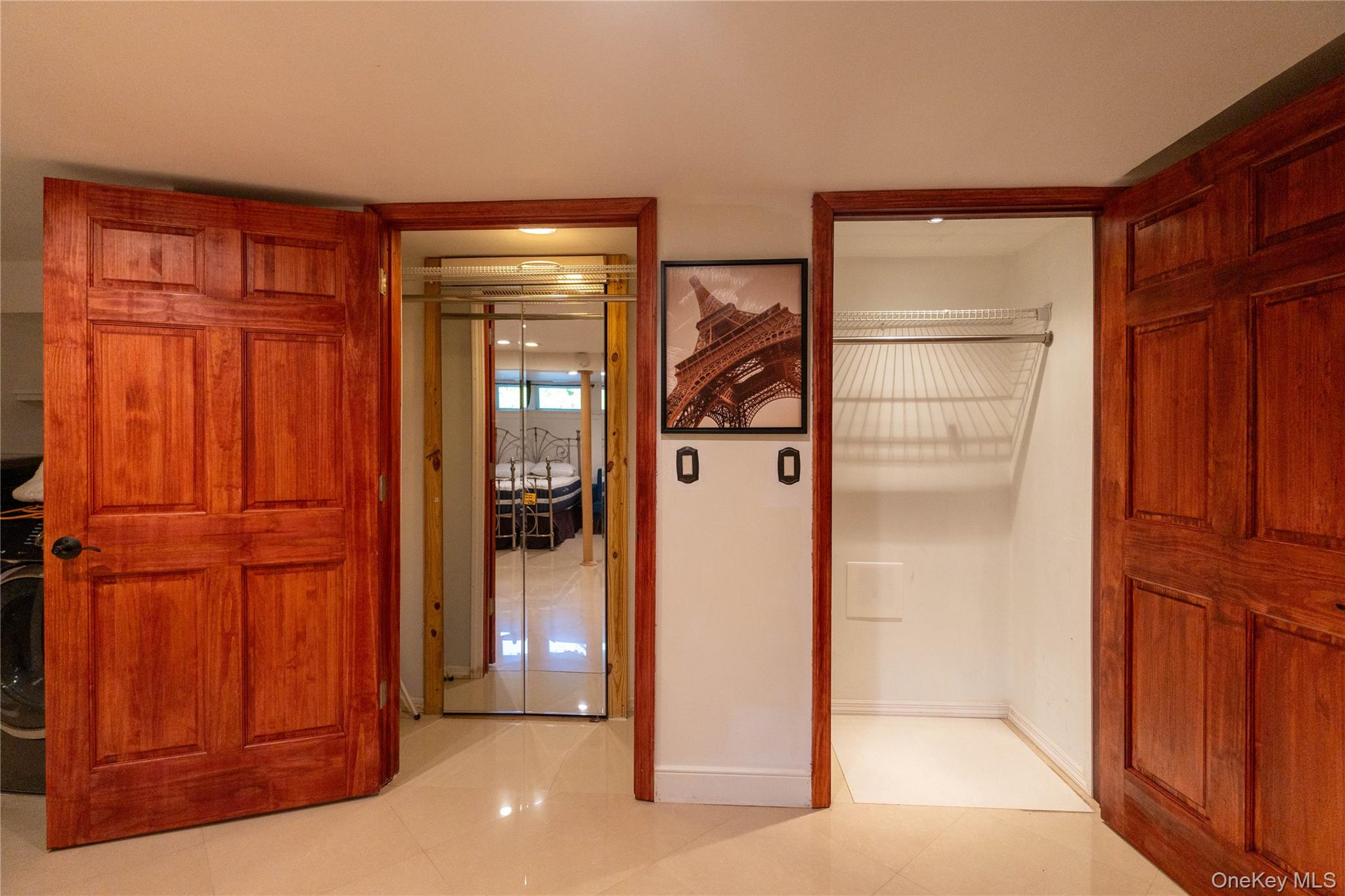 #13 photo, 16 Tudor Road, Hicksville , NY 11801