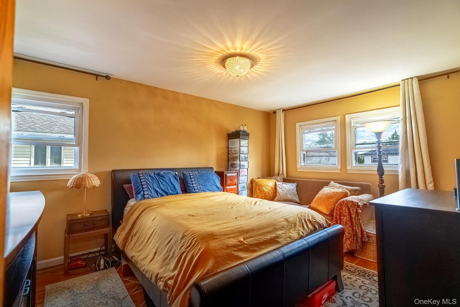 #5 photo, 16 Tudor Road, Hicksville , NY 11801