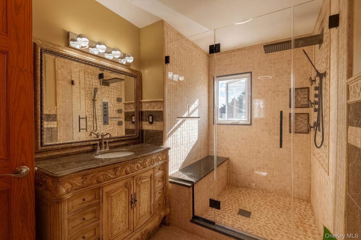 #7 photo, 16 Tudor Road, Hicksville , NY 11801