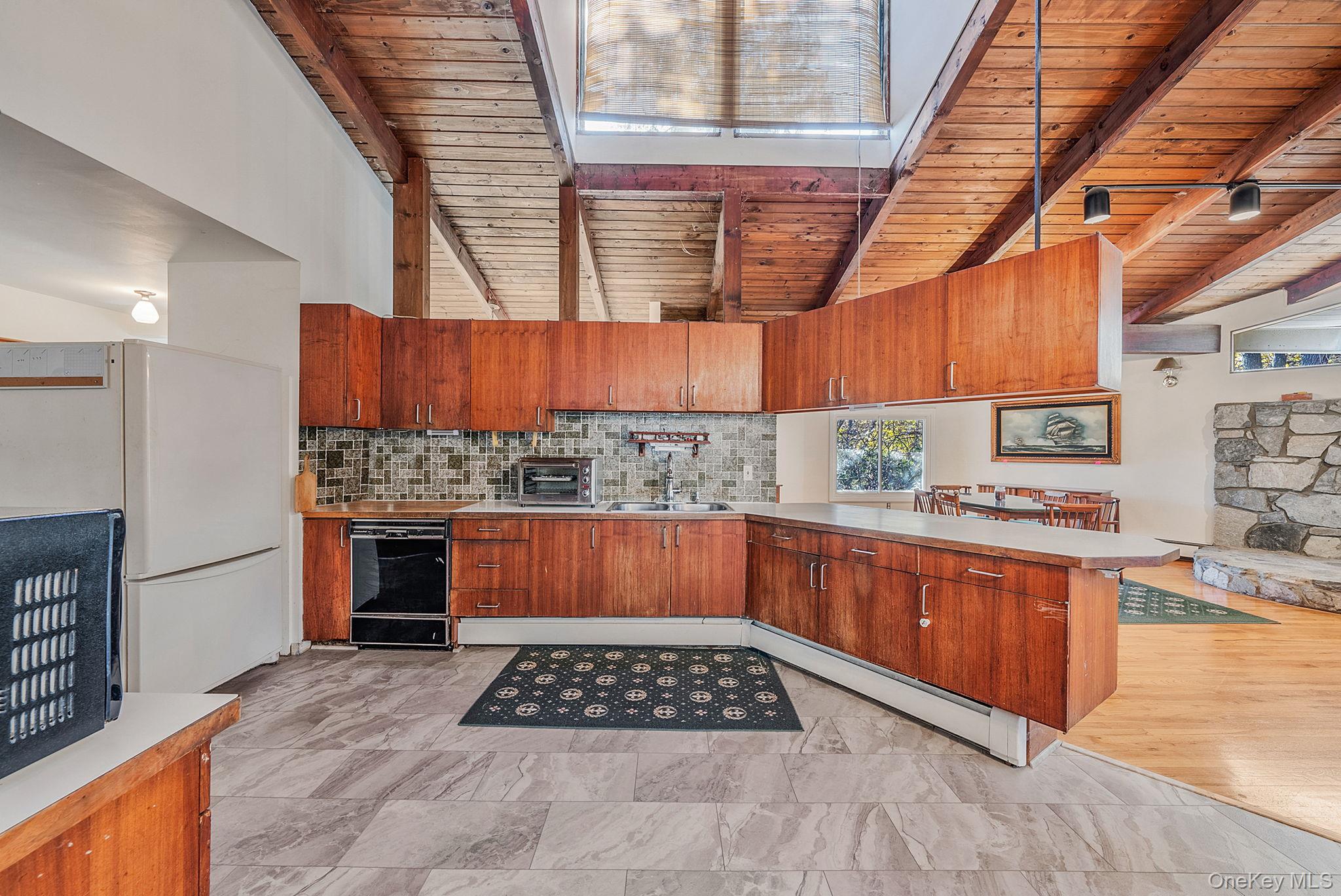 #19 photo, 10 Sylvan Lane, Miller Place , NY 11764