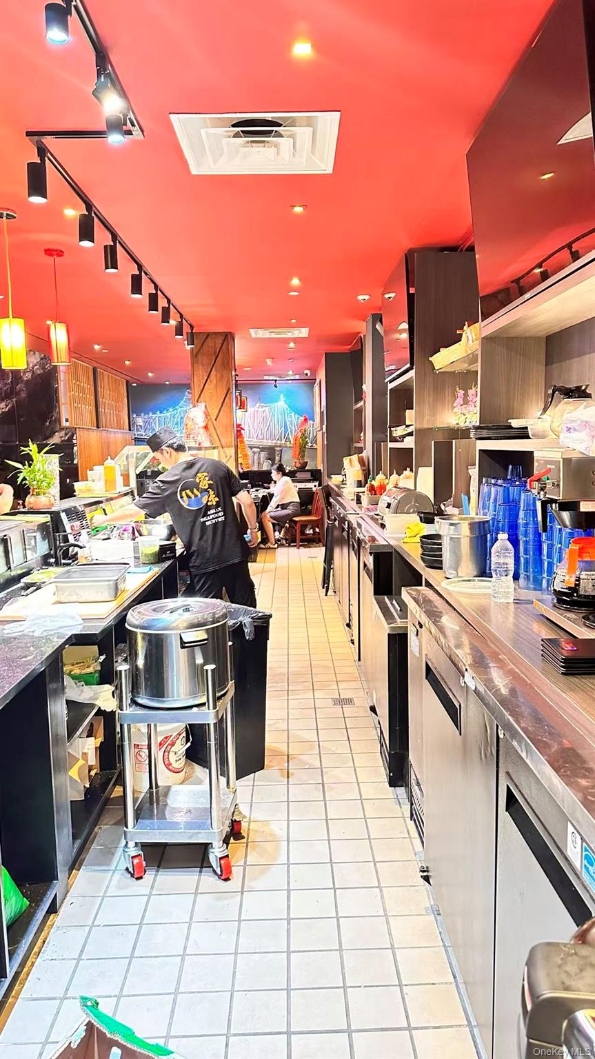 #2 photo, 47-17 crescent st, Long Island City , NY 11101