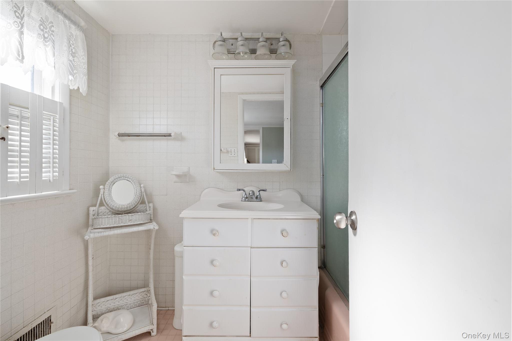 #17 photo, 6 White Birch Drive, Babylon , NY 11702