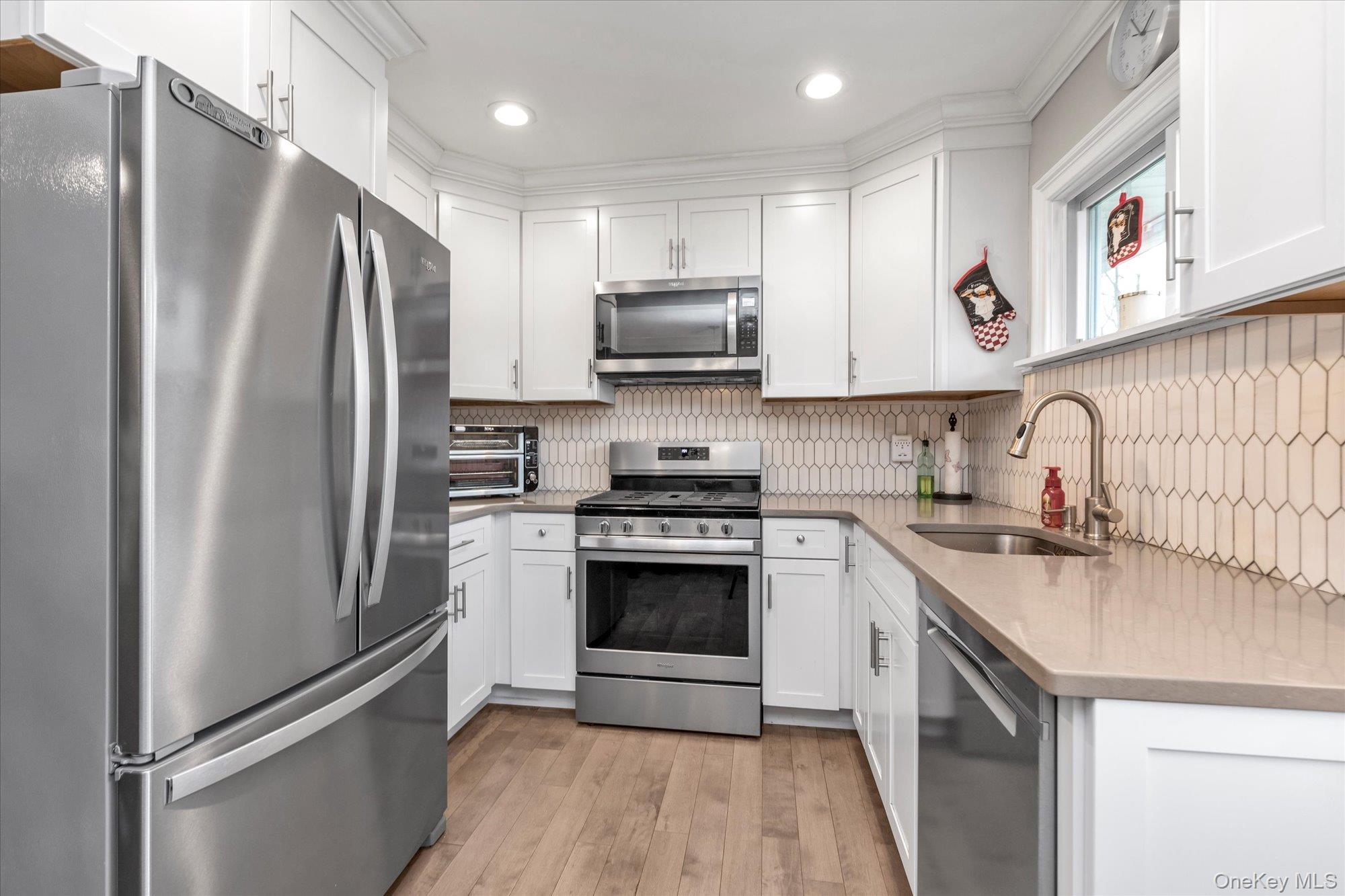 #4 photo, 5 Wilfred Boulevard, Hicksville , NY 11801