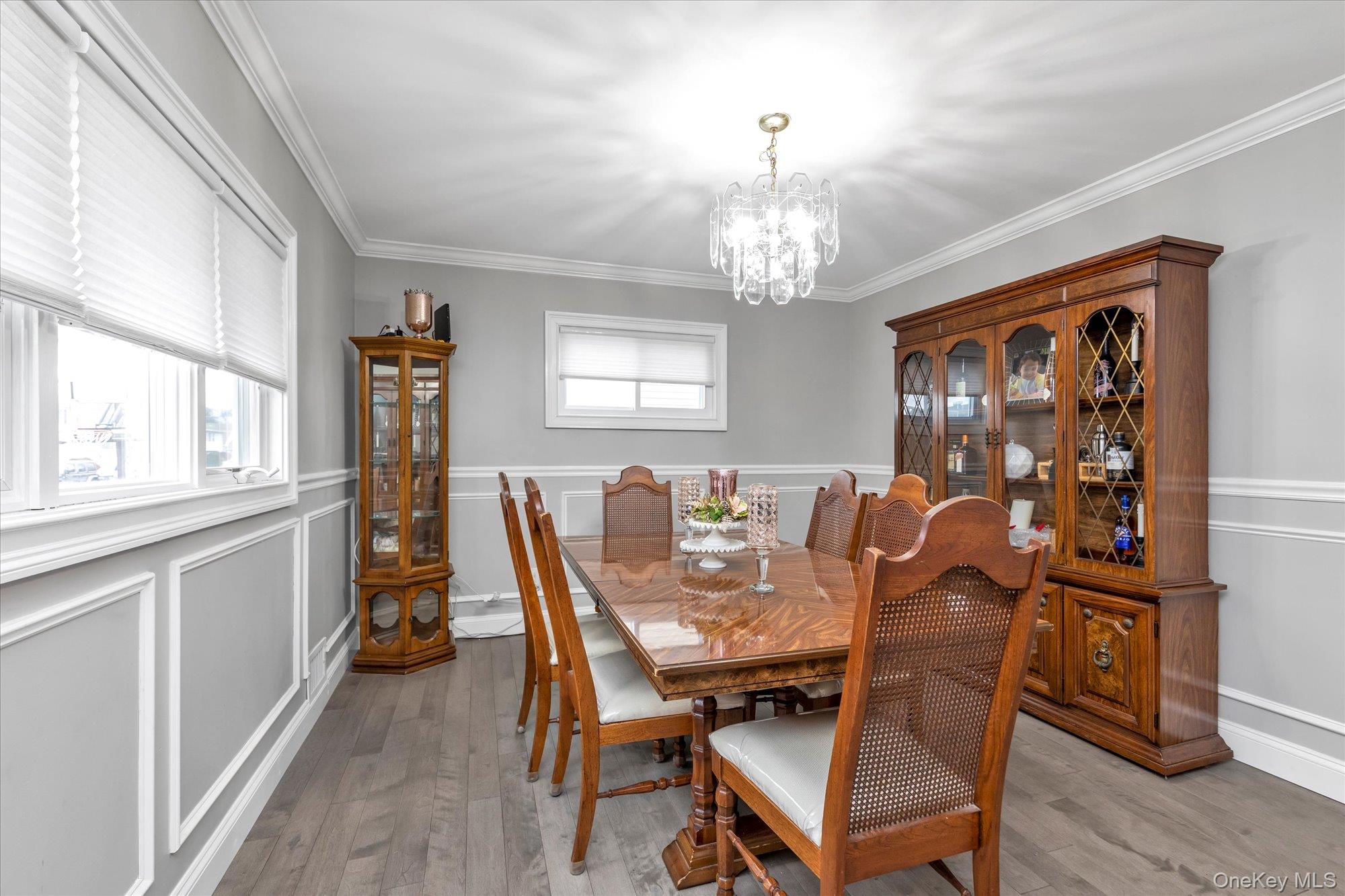 #6 photo, 5 Wilfred Boulevard, Hicksville , NY 11801