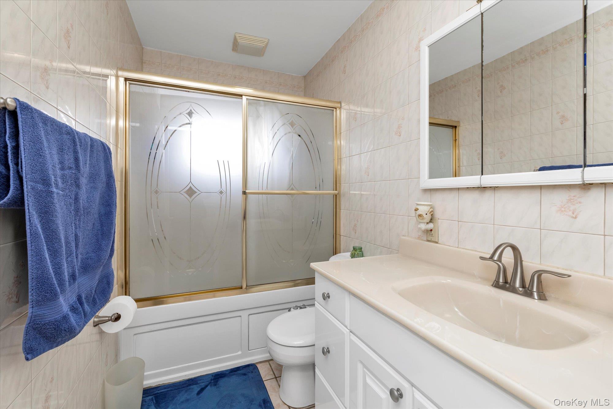 #7 photo, 5 Wilfred Boulevard, Hicksville , NY 11801