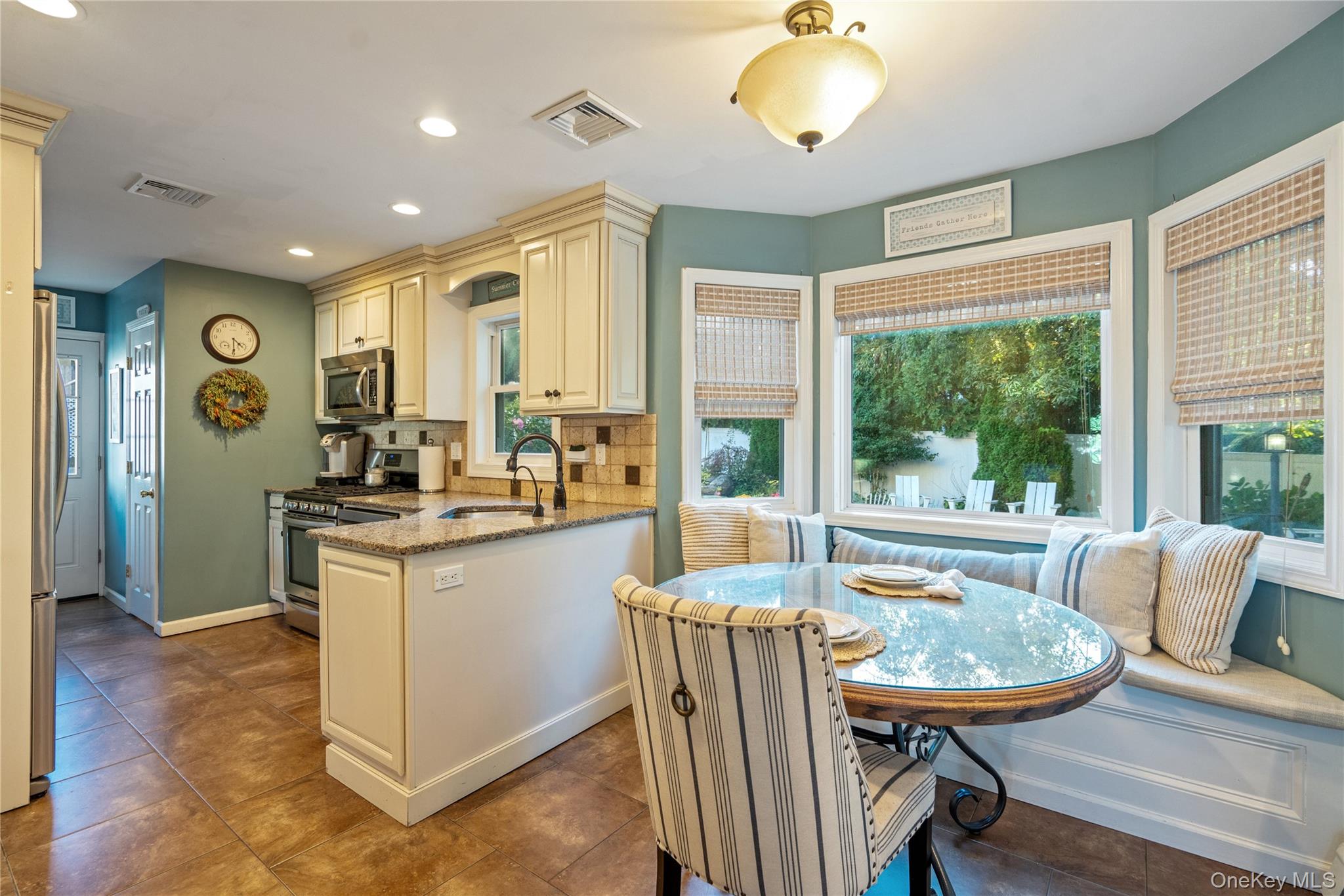 #11 photo, 8 Beaumont Lane, Lake Grove , NY 11755