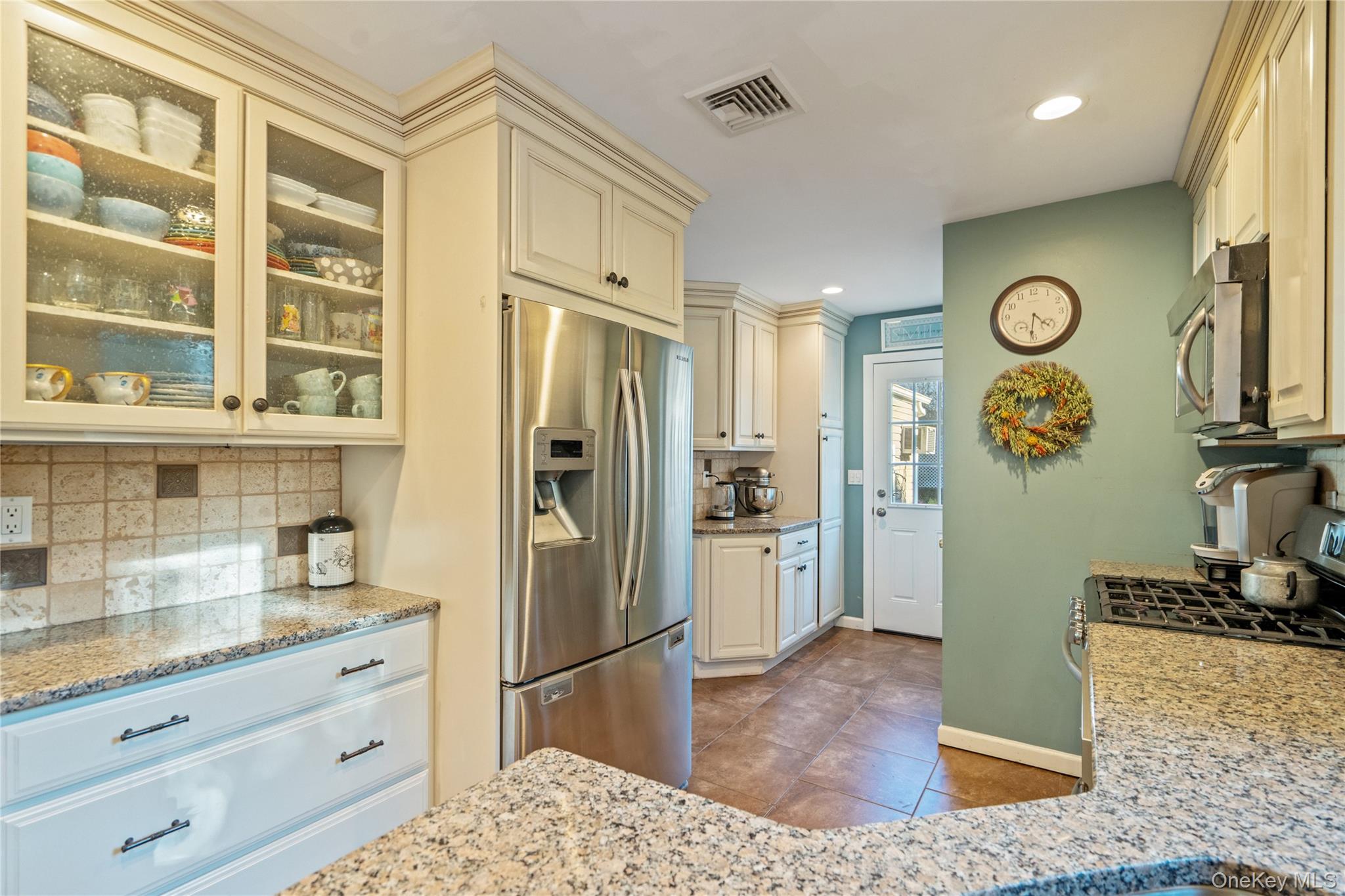 #15 photo, 8 Beaumont Lane, Lake Grove , NY 11755