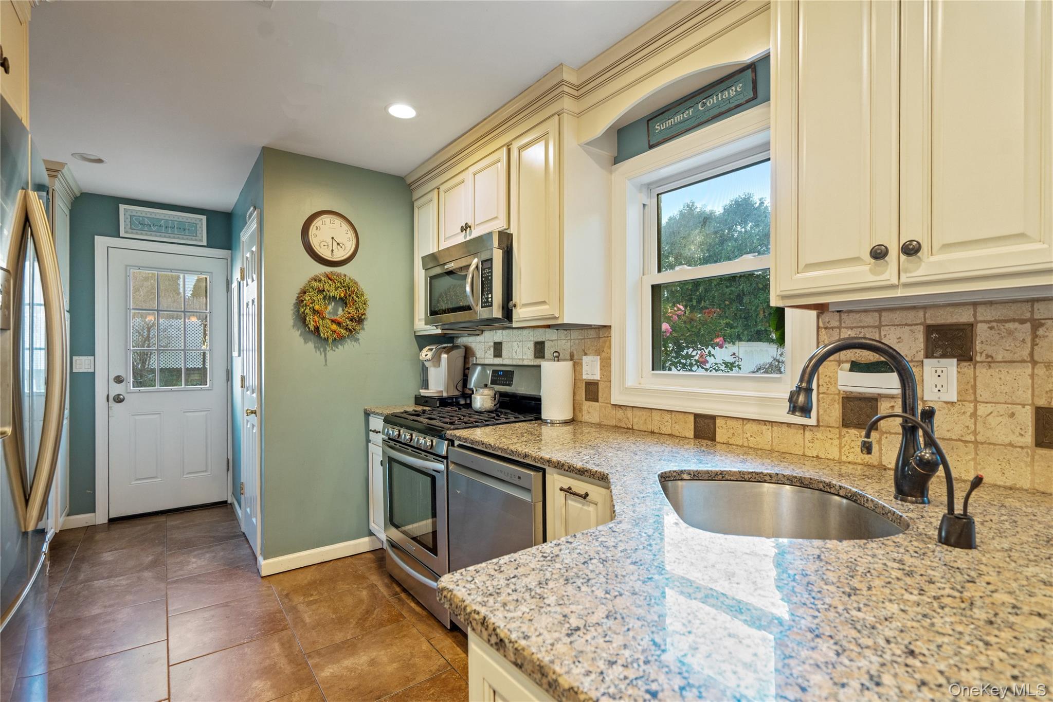 #16 photo, 8 Beaumont Lane, Lake Grove , NY 11755