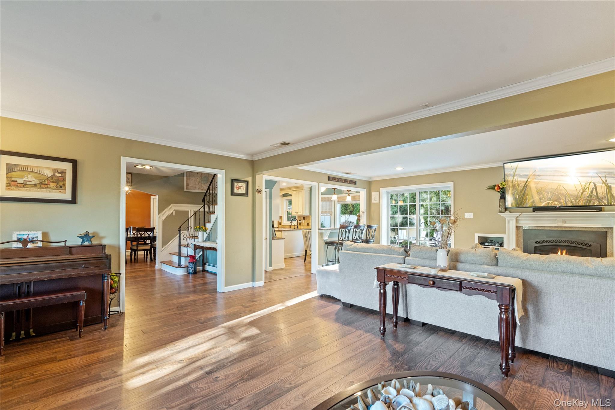 #7 photo, 8 Beaumont Lane, Lake Grove , NY 11755