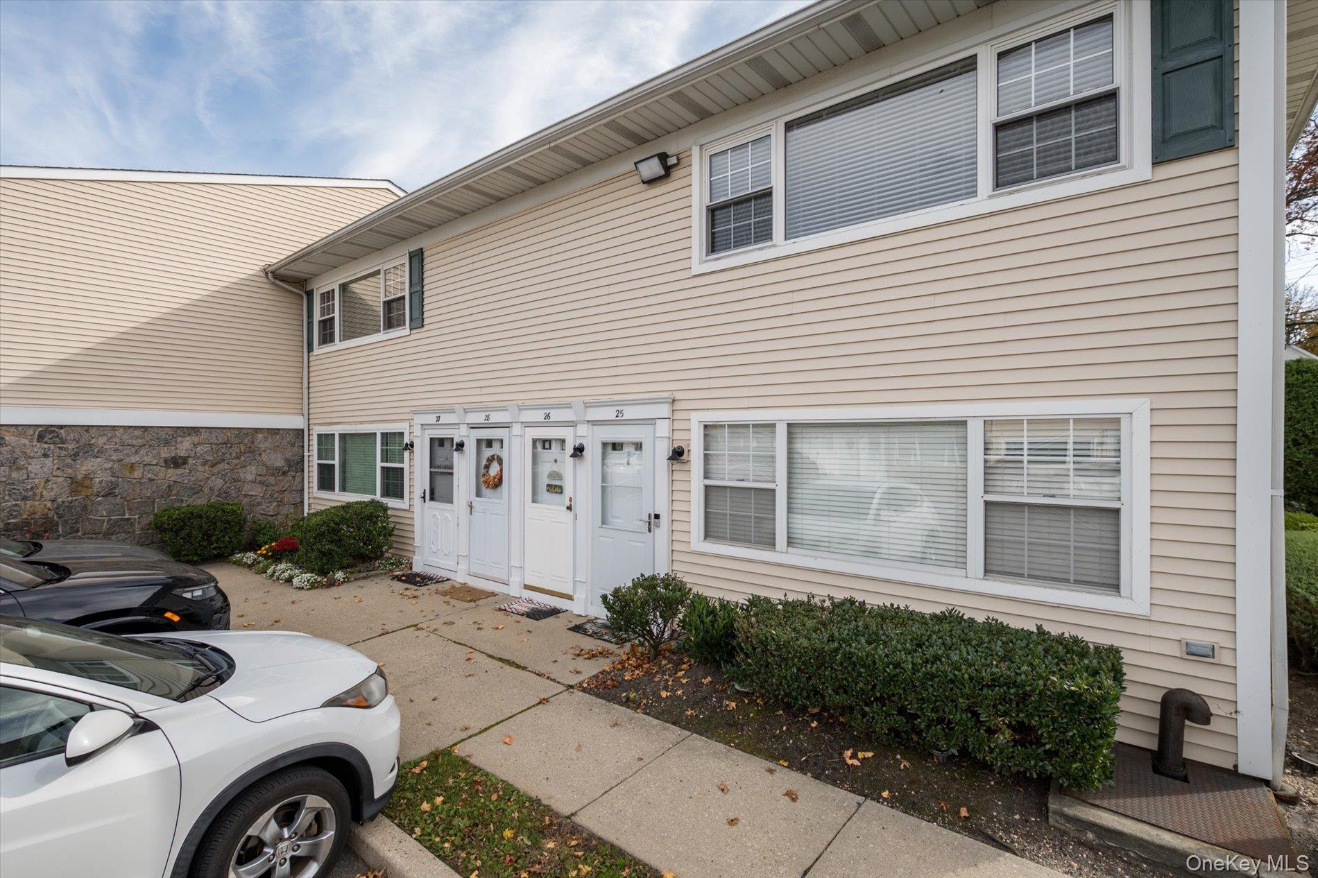 #2 photo, 1 Atlantic Avenue, Farmingdale , NY 11735