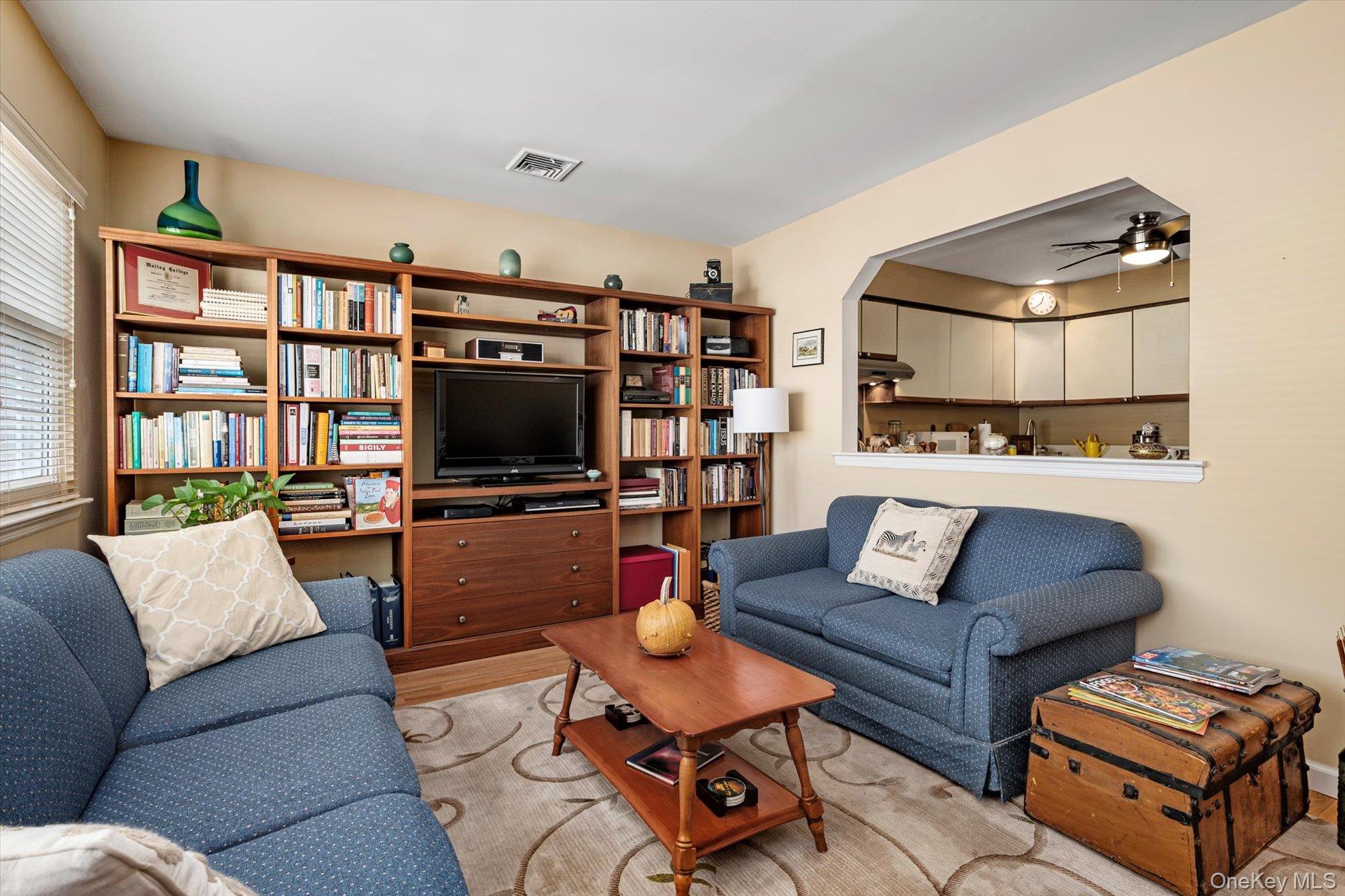 #5 photo, 1 Atlantic Avenue, Farmingdale , NY 11735