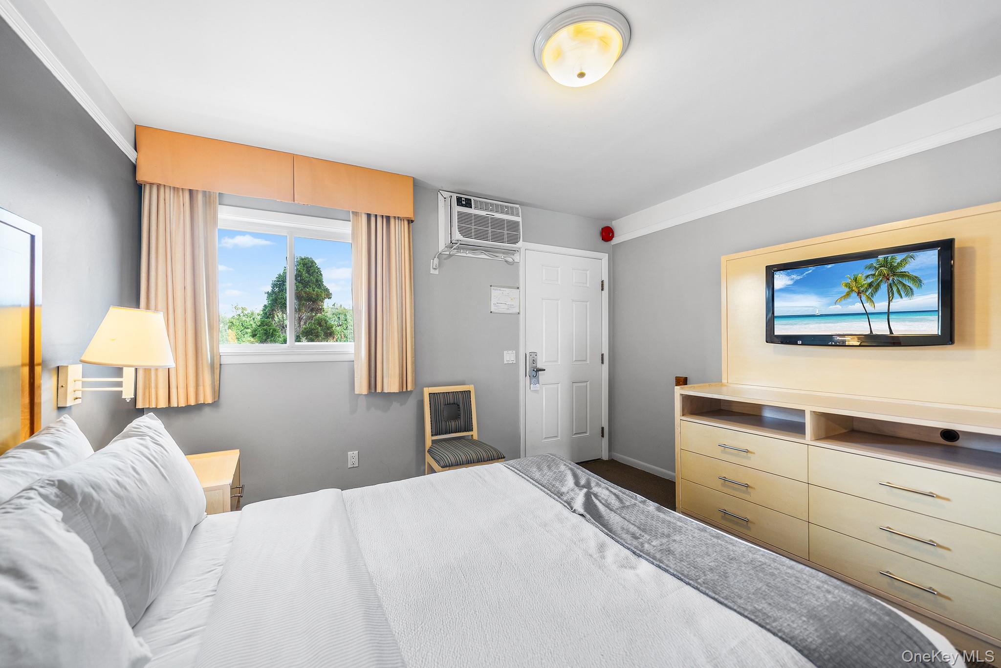 #7 photo, 131 S Emerson Avenue, Montauk , NY 11954