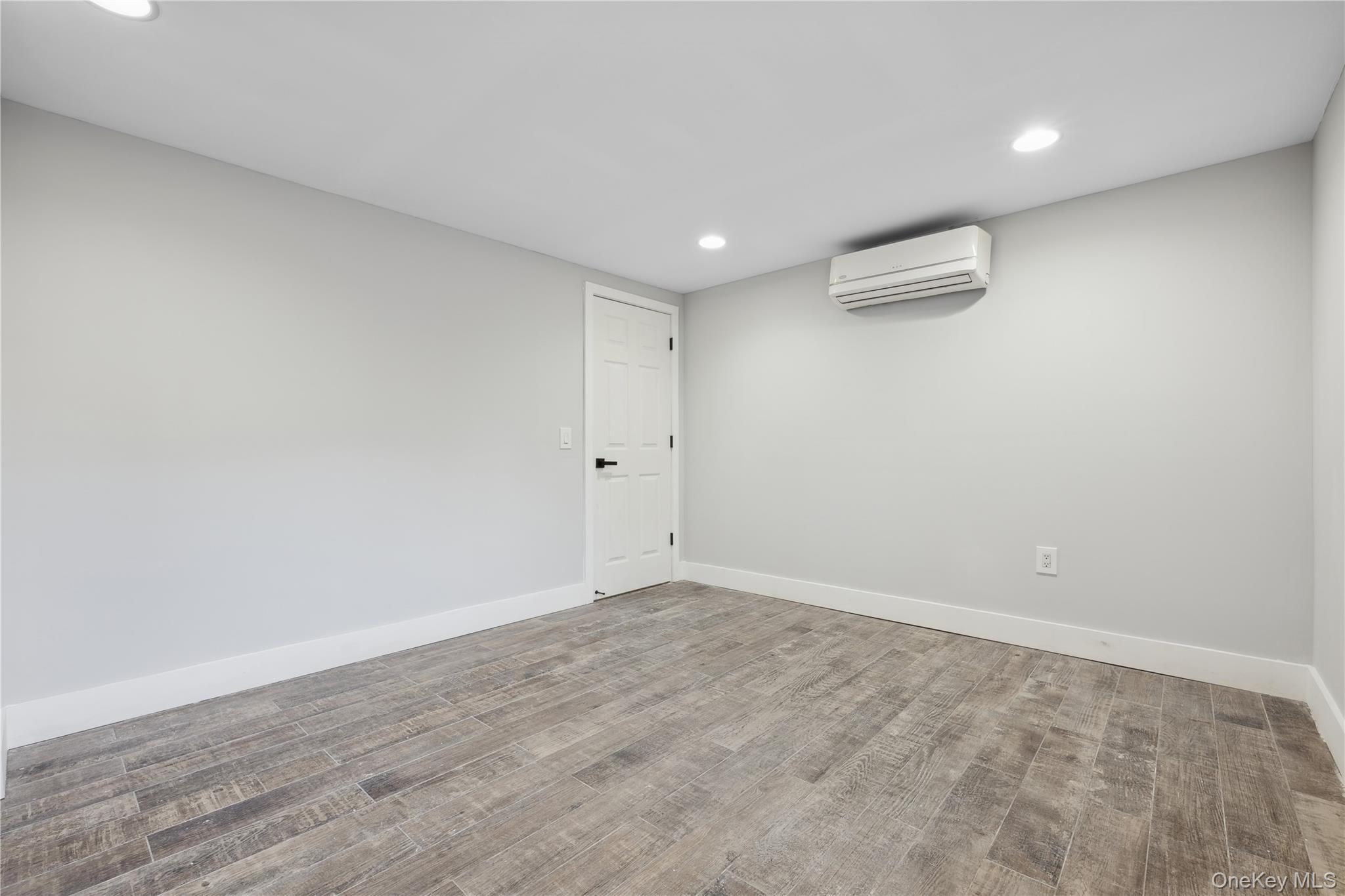 #16 photo, 10223 164th Drive, Howard Beach , NY 11414