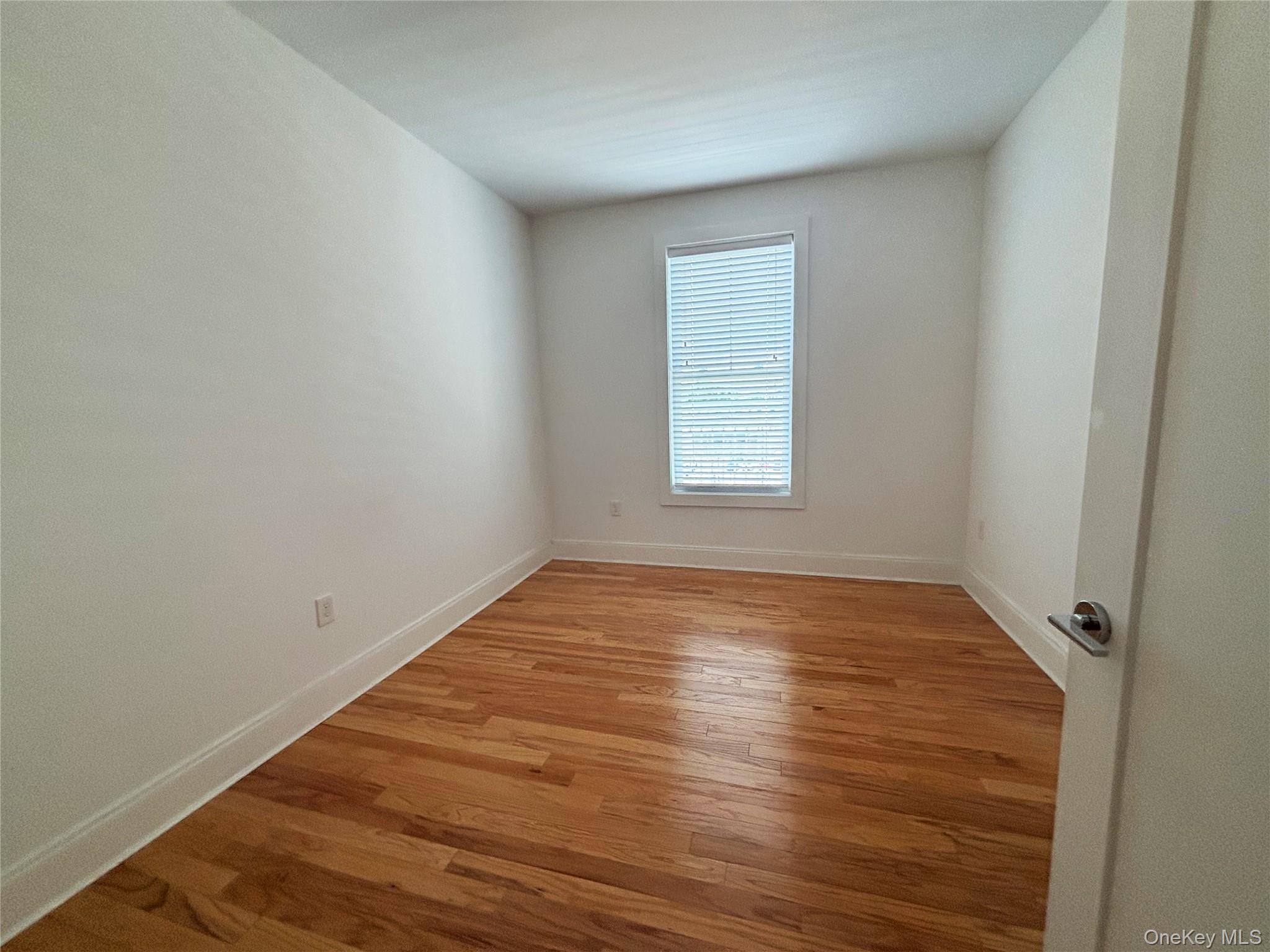 #8 photo, 535 Marina Pointe Drive, East Rockaway , NY 11518