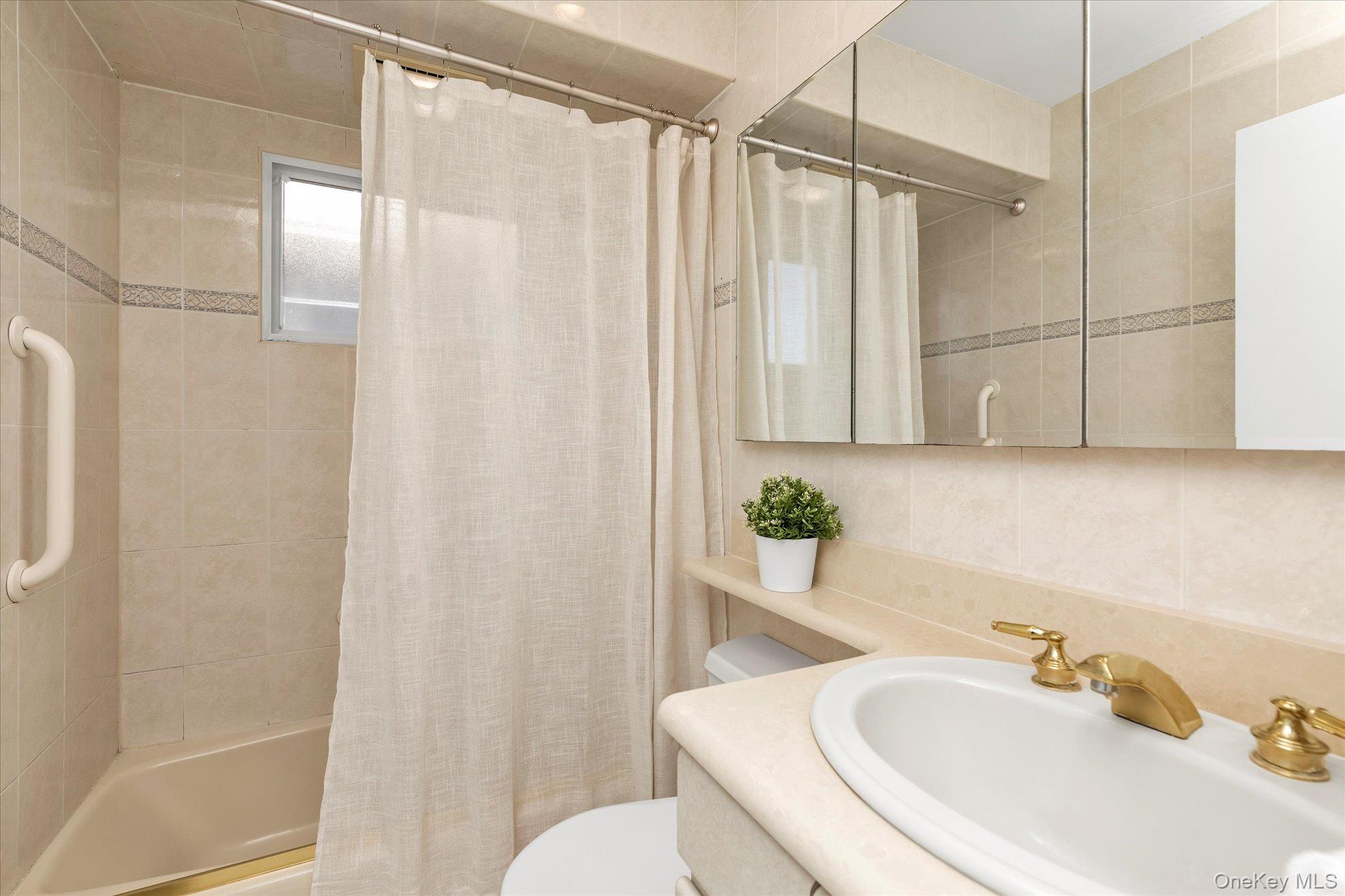 #16 photo, 6 Karen Avenue, Plainview , NY 11803