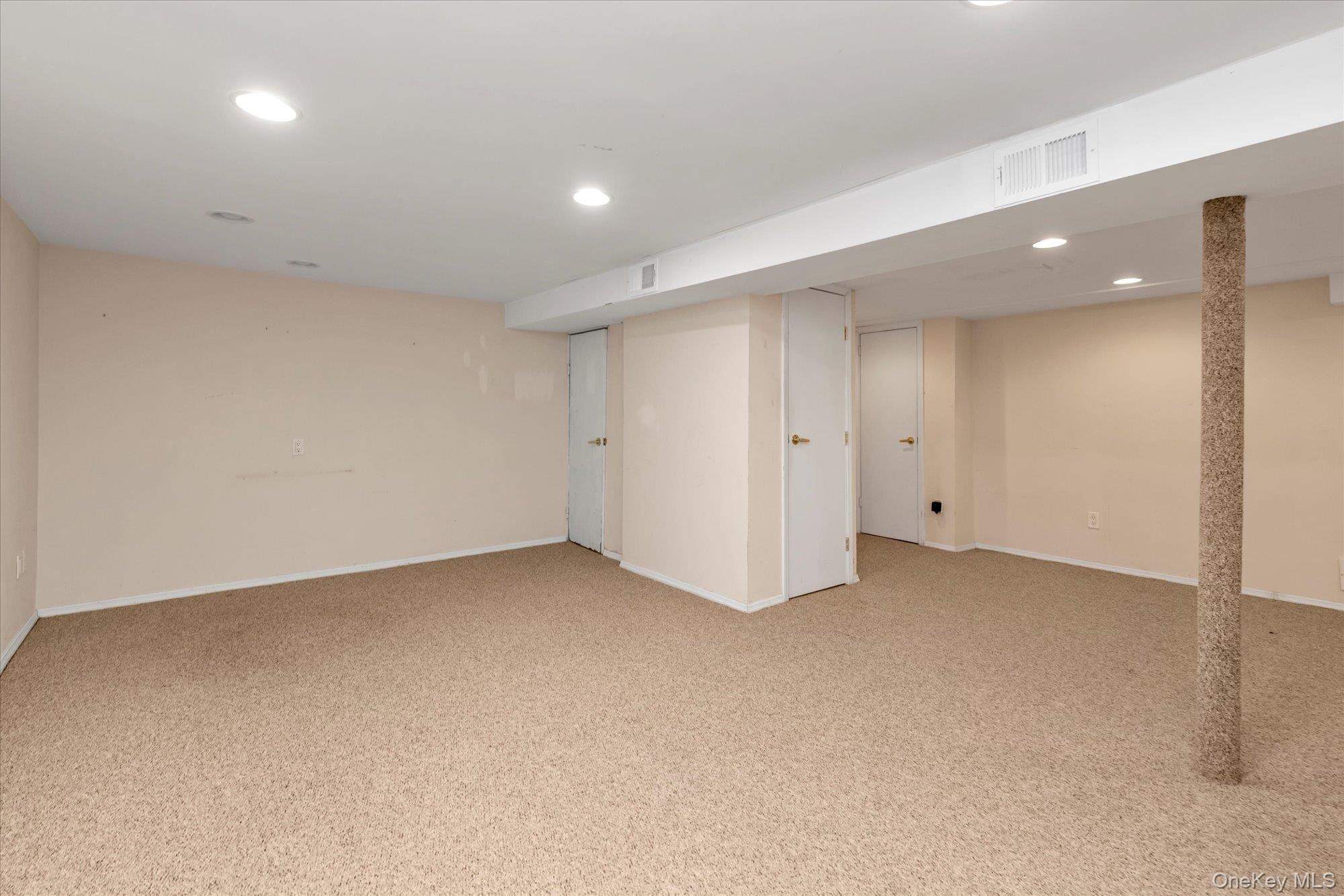 #19 photo, 6 Karen Avenue, Plainview , NY 11803