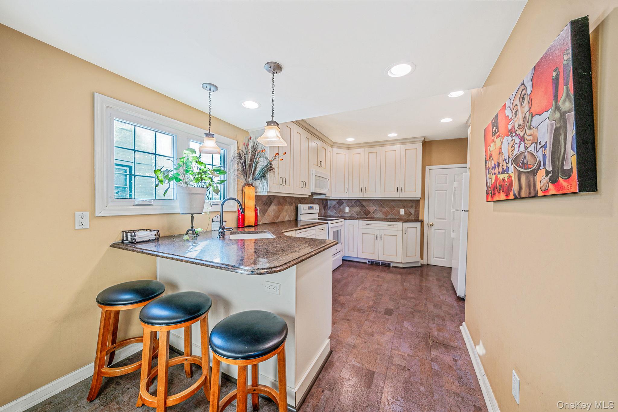 #10 photo, 59 Robertson Road, Lynbrook , NY 11563