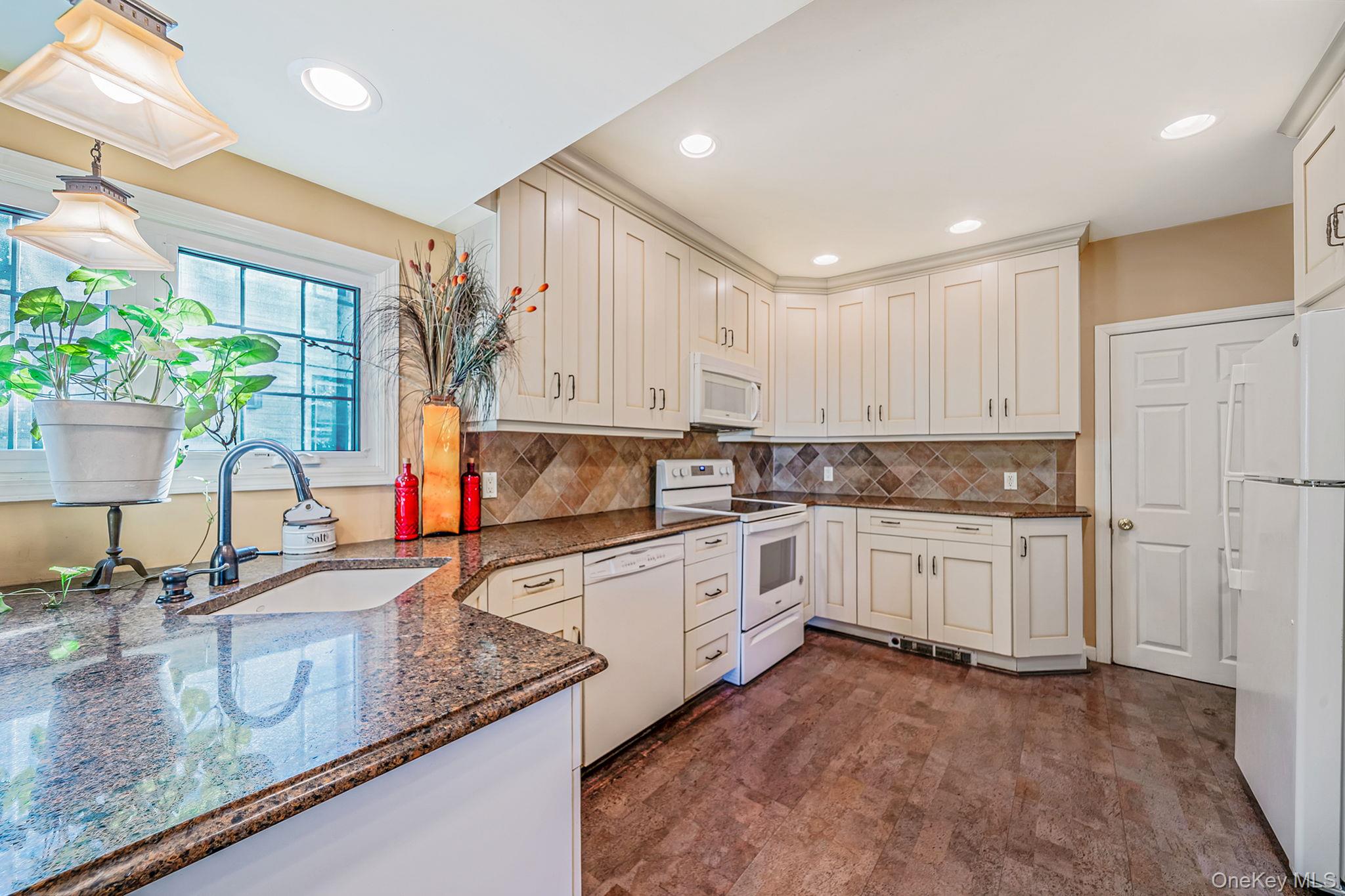 #11 photo, 59 Robertson Road, Lynbrook , NY 11563