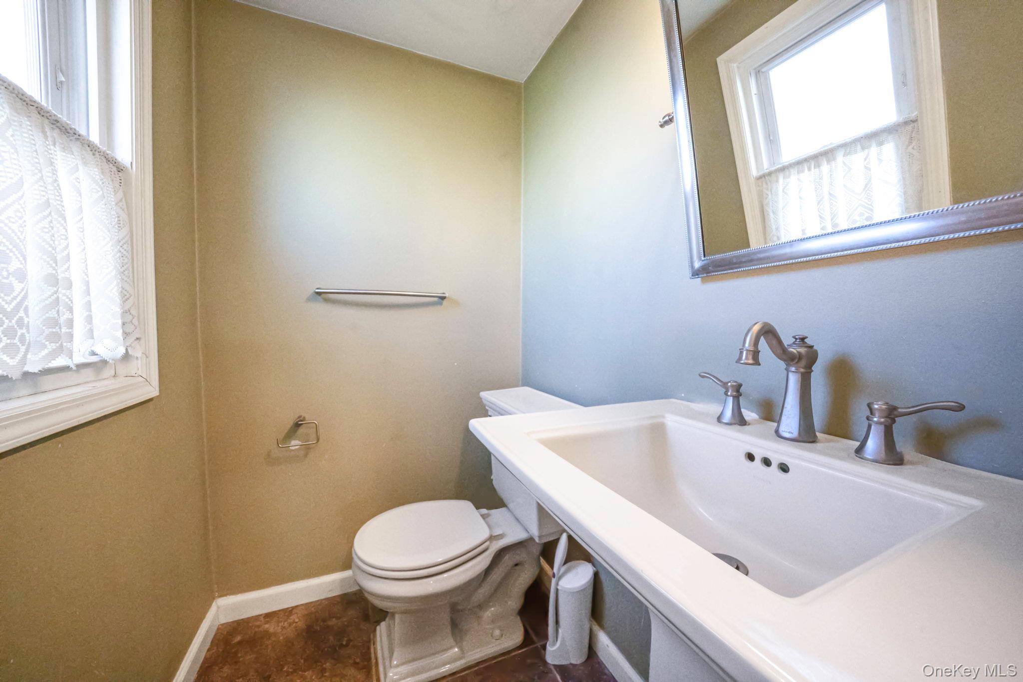 #13 photo, 59 Robertson Road, Lynbrook , NY 11563