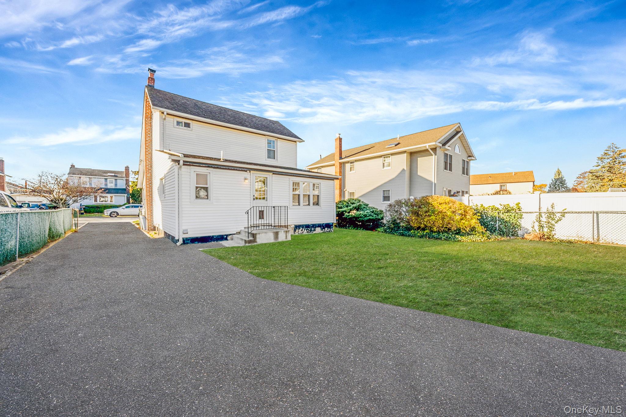 #20 photo, 59 Robertson Road, Lynbrook , NY 11563