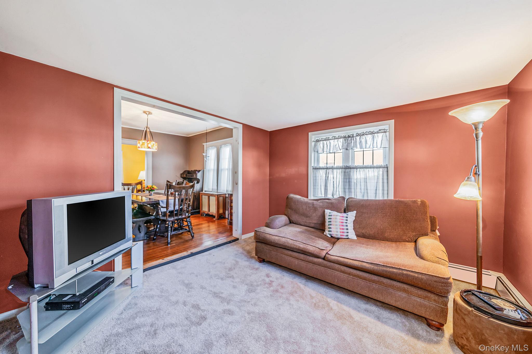 #8 photo, 59 Robertson Road, Lynbrook , NY 11563