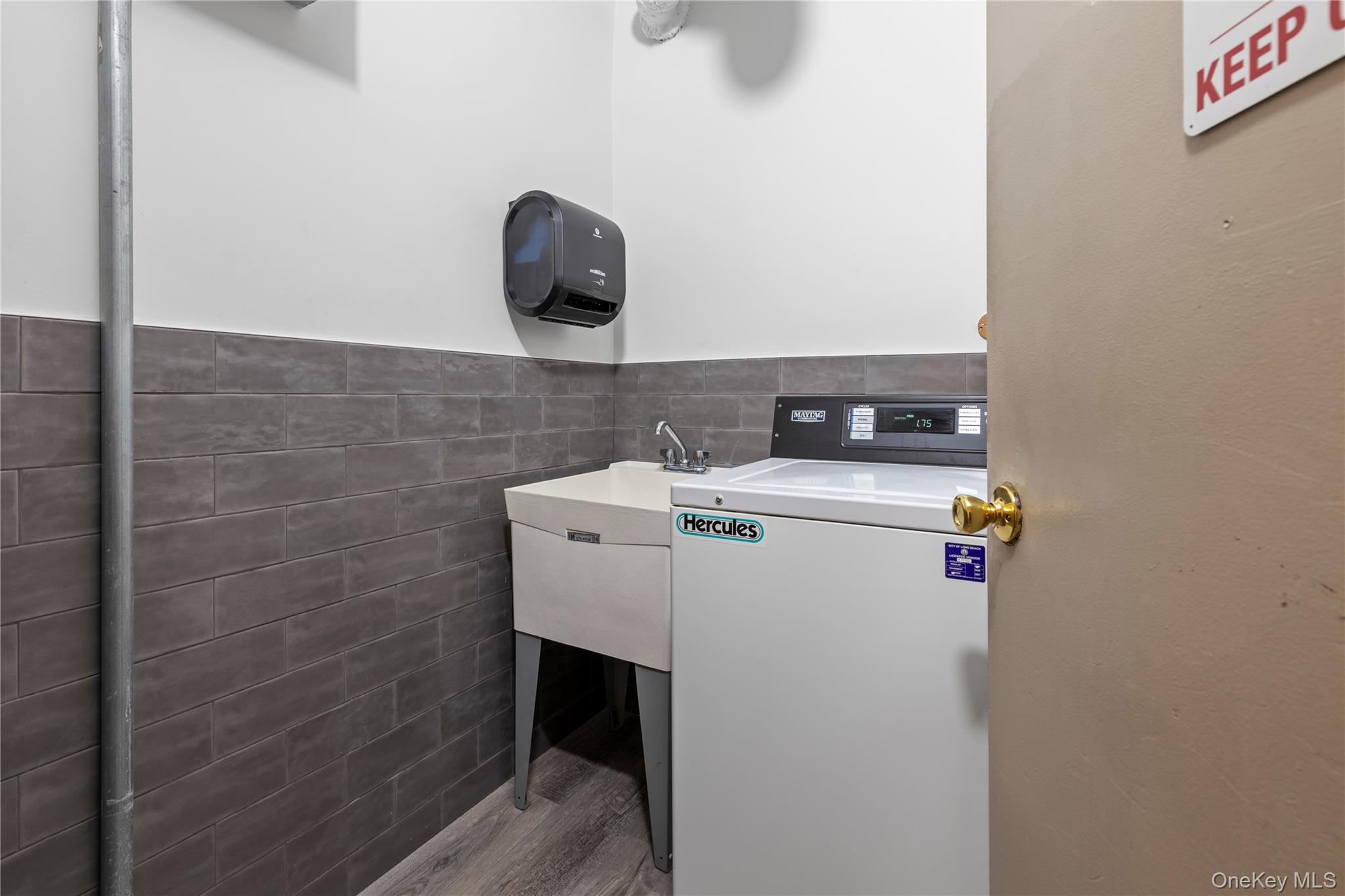 #13 photo, 711 Shore Road, Long Beach , NY 11561