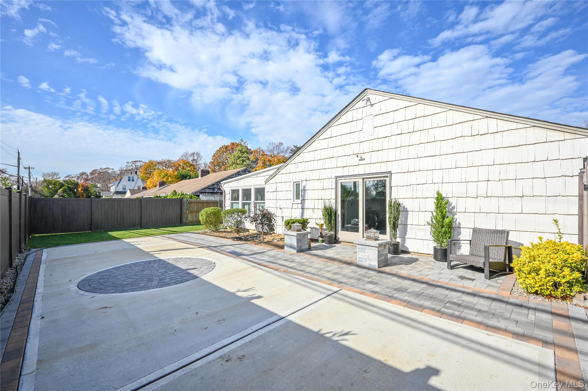 #6 photo, 2 Meadow Lane, Rockville Centre , NY 11570