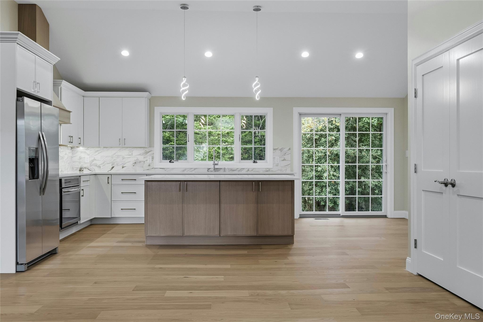 #12 photo, 3 Atlanta Drive, Huntington , NY 11743