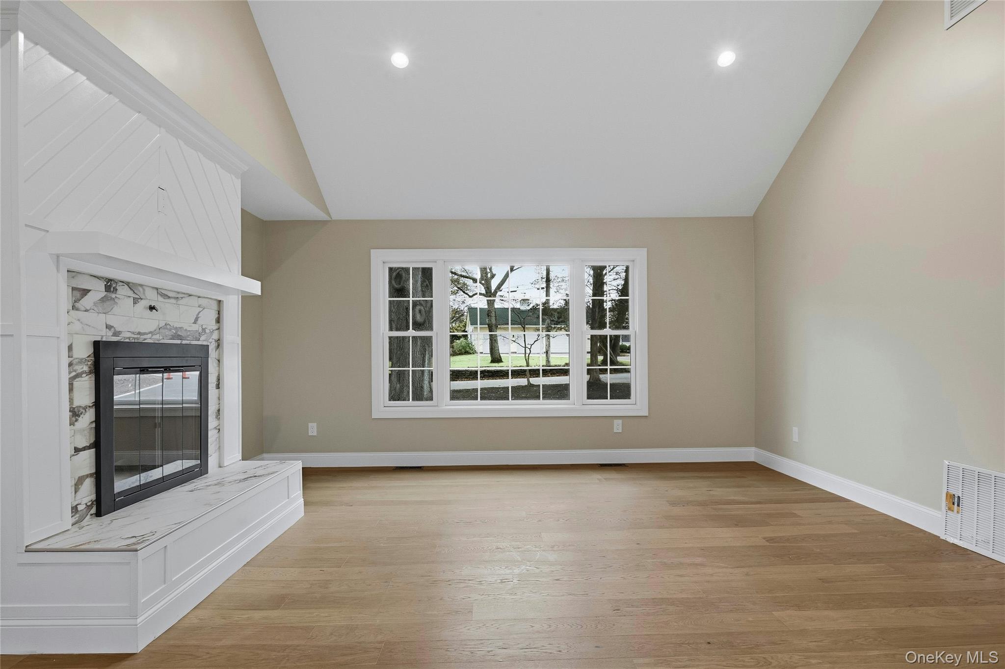 #18 photo, 3 Atlanta Drive, Huntington , NY 11743