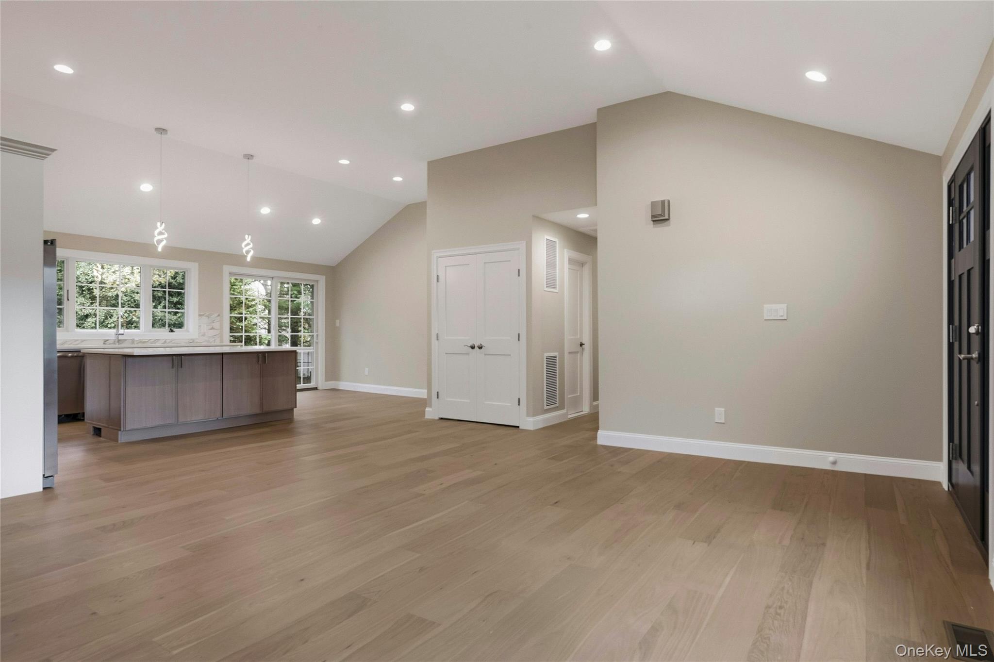 #9 photo, 3 Atlanta Drive, Huntington , NY 11743